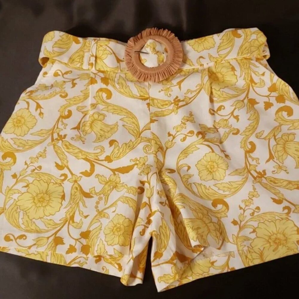 Maison d'Amelie yellow and cream linen blend print shorts, NWOT, size 4